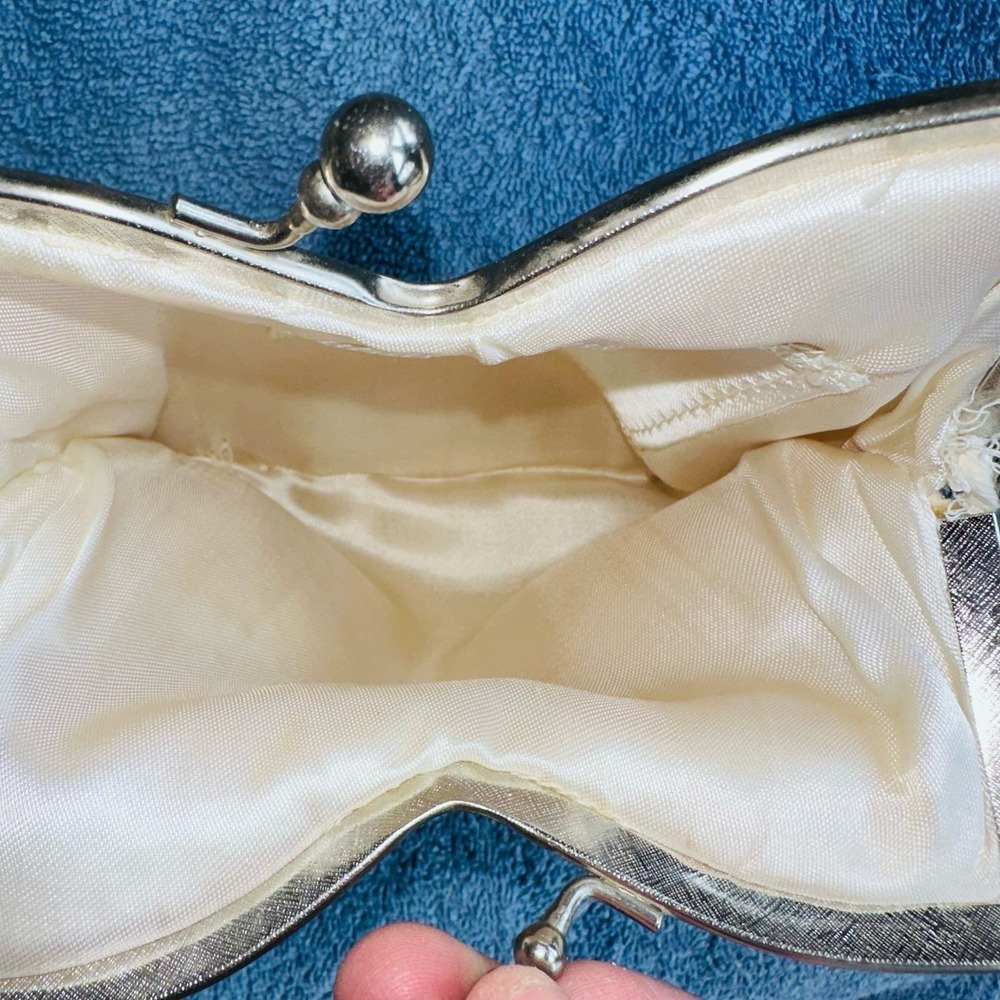 Vintage Silver Tone Beaded Clutch Evening Metal Clasp Purse No Strap - Picture 7 of 8